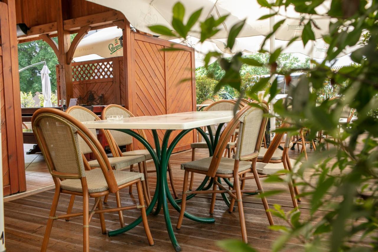 Guesthouse Tursic Vrhnika Bagian luar foto