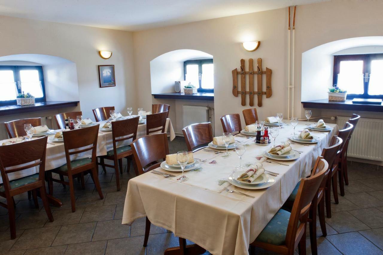Guesthouse Tursic Vrhnika Bagian luar foto